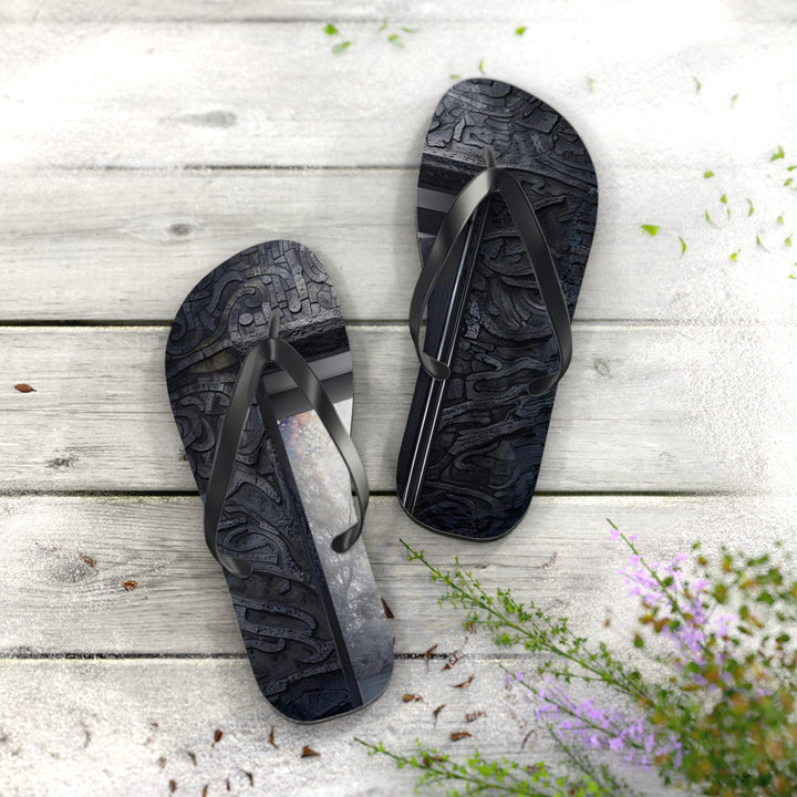 Ancient Gateway Contrast - Flip Flops - Shoes - g(0D·IO) - XL - Black sole -